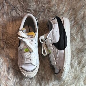 Nike Women’s Blazer Low ‘77 Sneakers